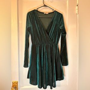 Gianni Bini Green Velvet Corduroy Dress. Size small. Long sleeve.